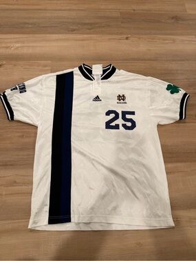 Men’s Vintage Adidas Notre Dame Fighting Irish soccer jersey medium